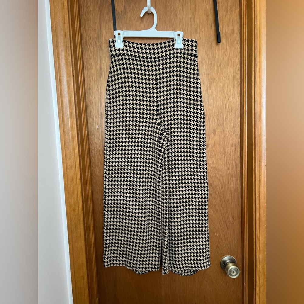 Black and Tan Zara slacks, size S